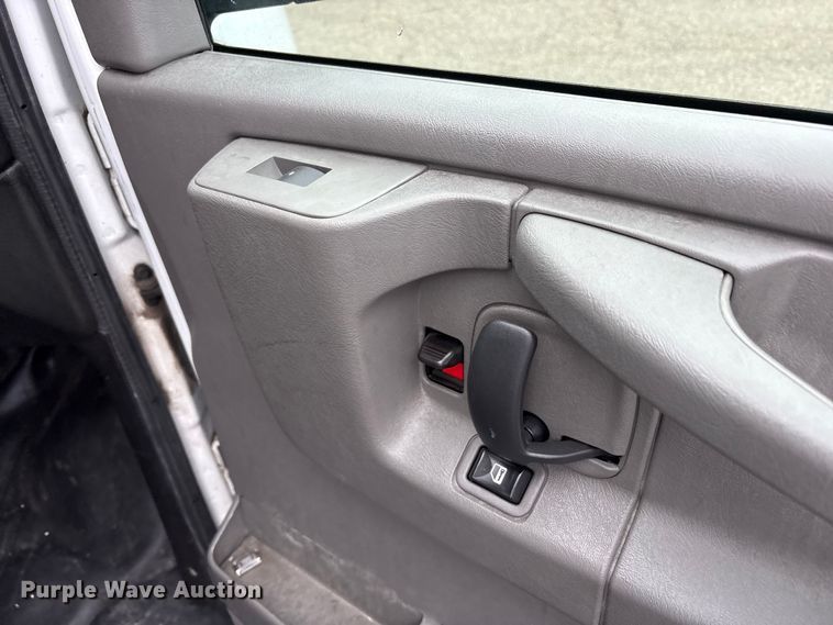 image for item FK1064 2014 Chevrolet Express van