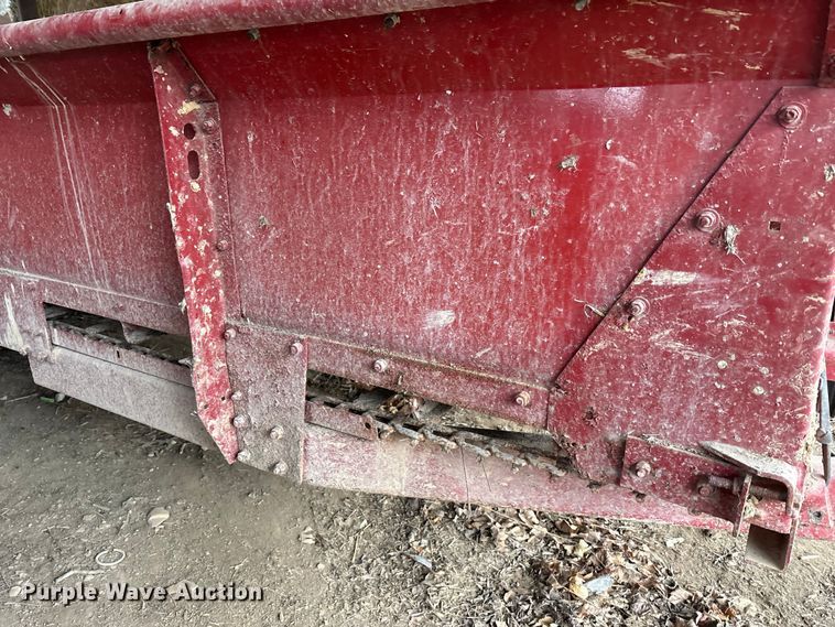 image for item FK1076 New Holland 155 manure spreader