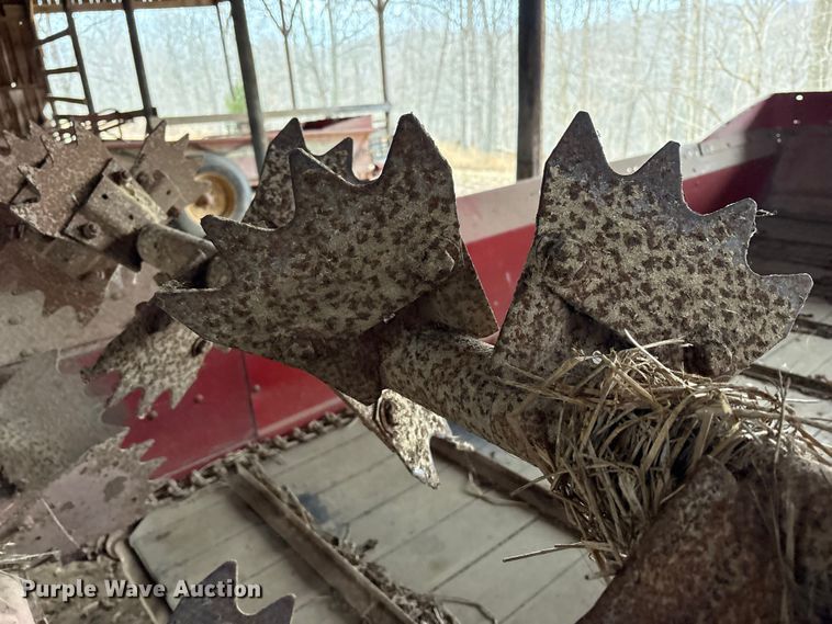 image for item FK1076 New Holland 155 manure spreader