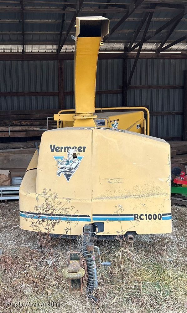 image for item FK1078 1999 Vermeer BC1000 wood chipper