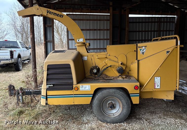 image for item FK1078 1999 Vermeer BC1000 wood chipper