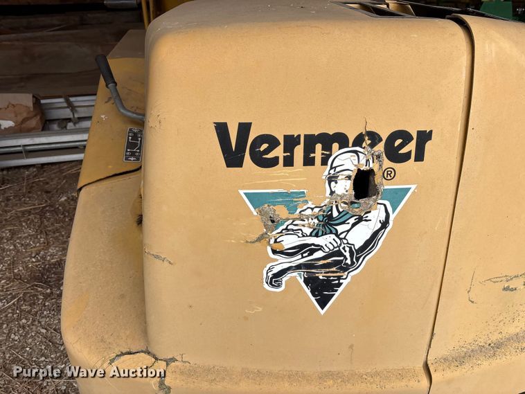image for item FK1078 1999 Vermeer BC1000 wood chipper