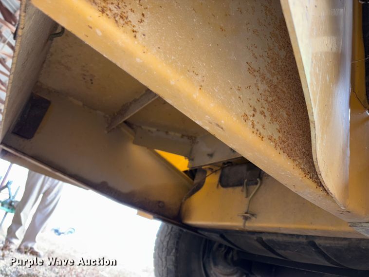 image for item FK1078 1999 Vermeer BC1000 wood chipper