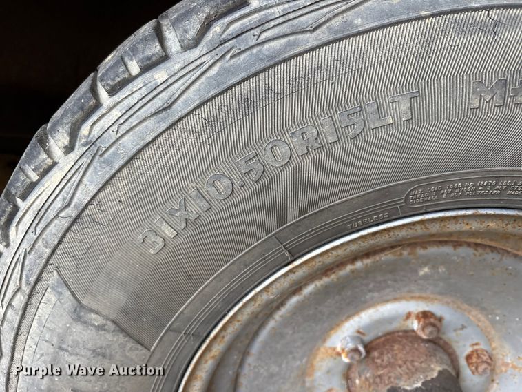 image for item FK1078 1999 Vermeer BC1000 wood chipper