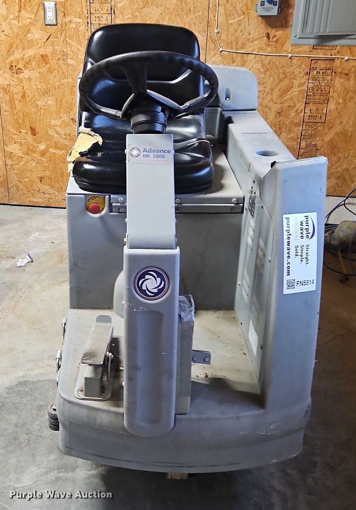 image for item FN5514 Advance HR 2800 floor scrubber