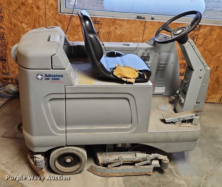 image for item FN5514 Advance HR 2800 floor scrubber