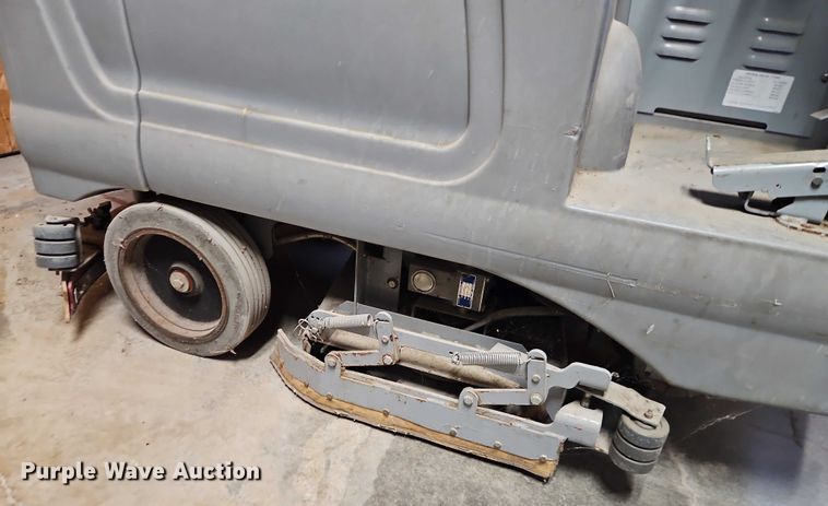 image for item FN5514 Advance HR 2800 floor scrubber