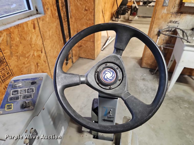 image for item FN5514 Advance HR 2800 floor scrubber