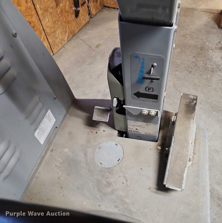 image for item FN5514 Advance HR 2800 floor scrubber