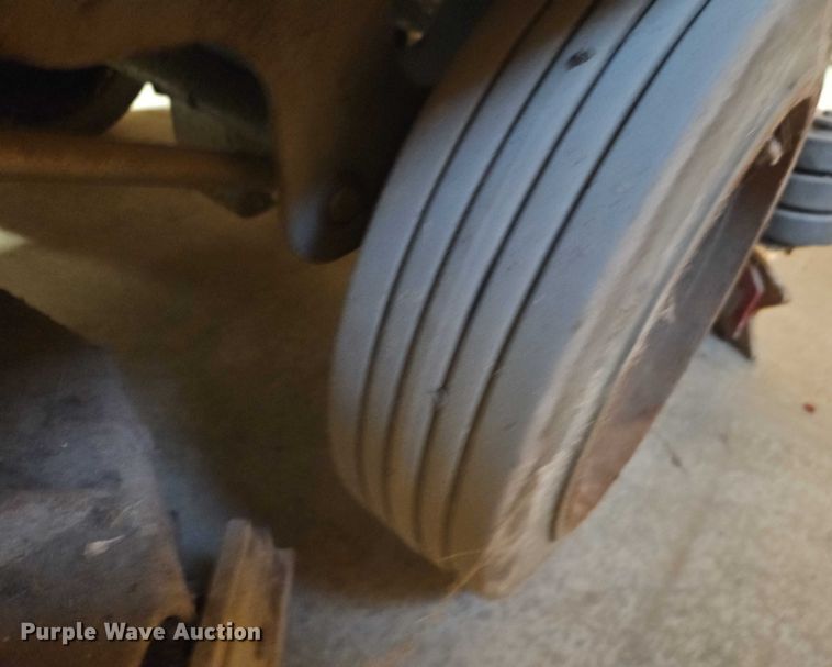 image for item FN5514 Advance HR 2800 floor scrubber