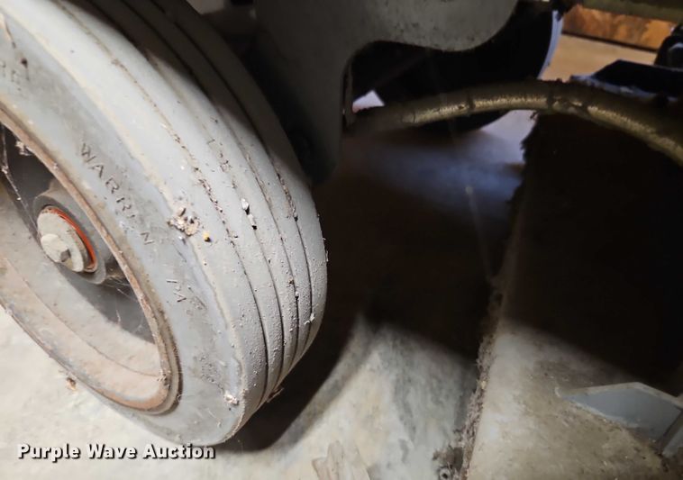 image for item FN5514 Advance HR 2800 floor scrubber