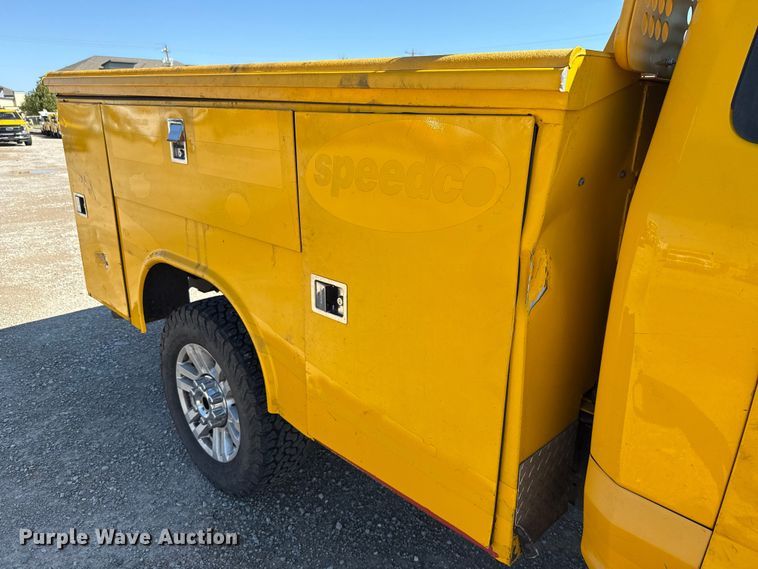 image for item GH9353 2019 Ford F350 Super Duty XL utility bed pickup truck