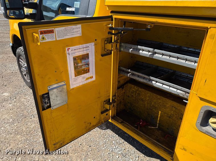 image for item GH9353 2019 Ford F350 Super Duty XL utility bed pickup truck