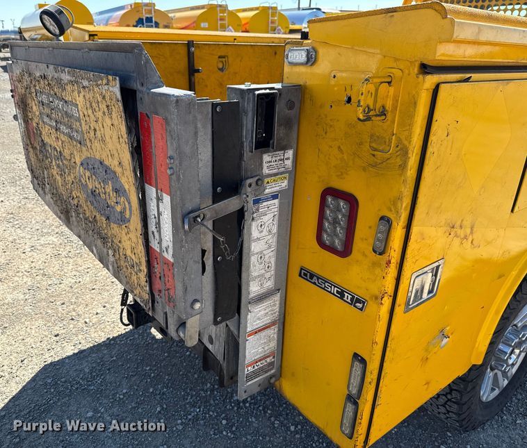 image for item GH9353 2019 Ford F350 Super Duty XL utility bed pickup truck