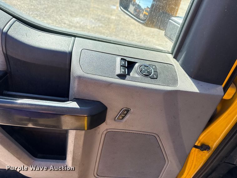 image for item GH9353 2019 Ford F350 Super Duty XL utility bed pickup truck