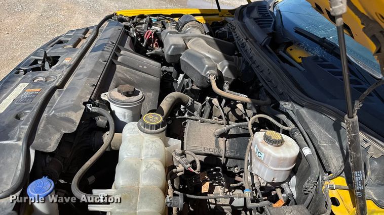 image for item GH9353 2019 Ford F350 Super Duty XL utility bed pickup truck