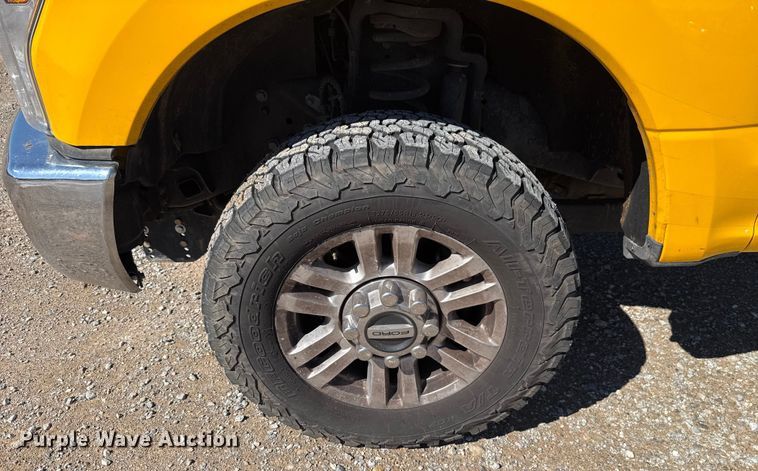 image for item GH9353 2019 Ford F350 Super Duty XL utility bed pickup truck