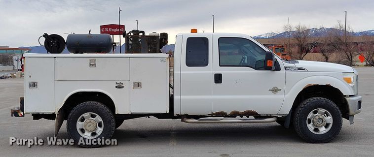 image for item IH9402 2012 Ford F250 Super Duty XLT utility bed pickup truck