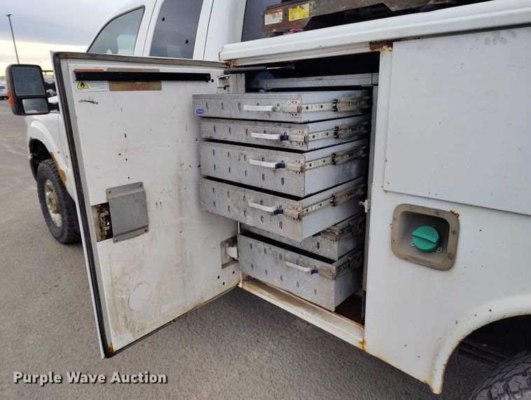 image for item IH9402 2012 Ford F250 Super Duty XLT utility bed pickup truck