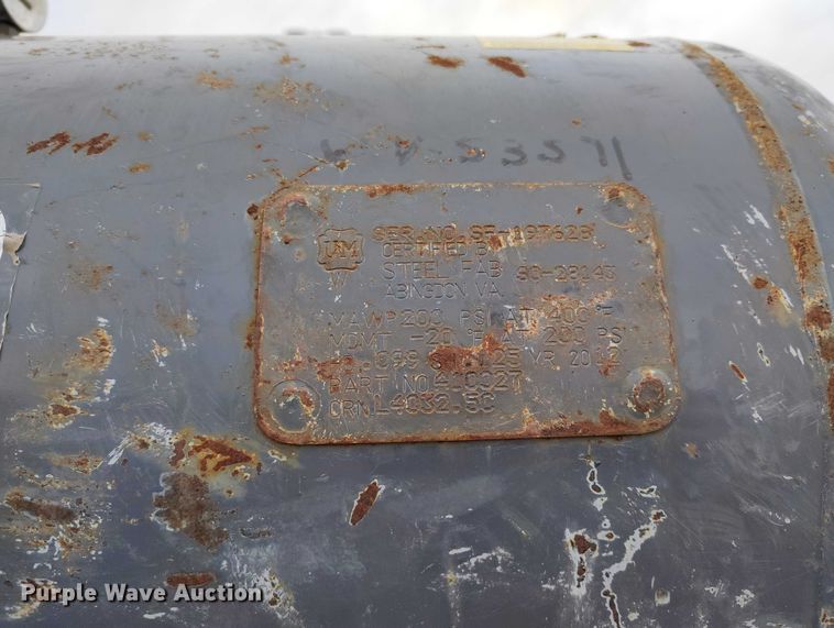 image for item IH9402 2012 Ford F250 Super Duty XLT utility bed pickup truck