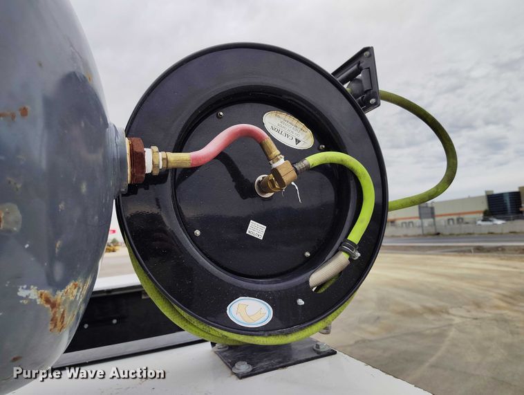 image for item IH9402 2012 Ford F250 Super Duty XLT utility bed pickup truck