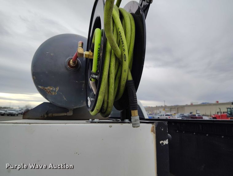 image for item IH9402 2012 Ford F250 Super Duty XLT utility bed pickup truck