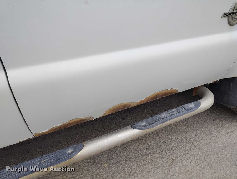 image for item IH9402 2012 Ford F250 Super Duty XLT utility bed pickup truck