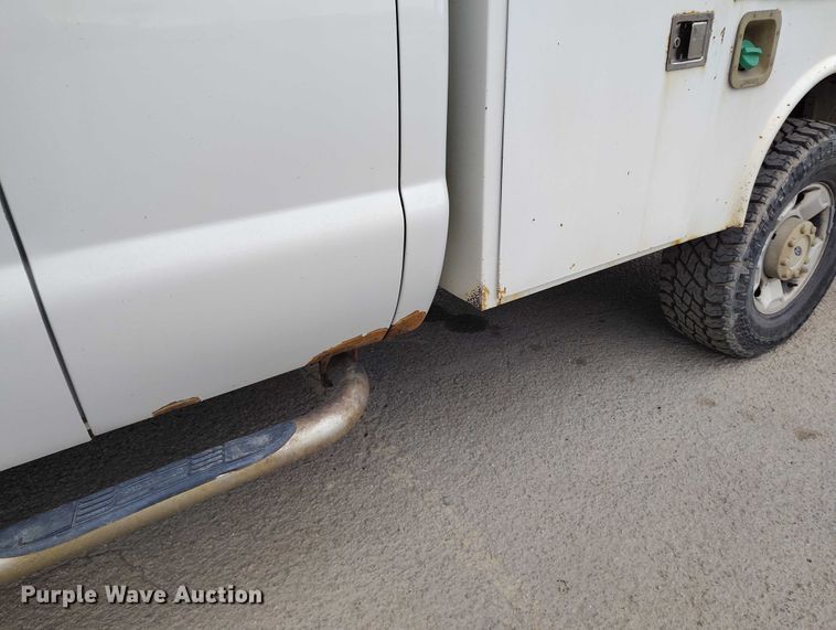 image for item IH9402 2012 Ford F250 Super Duty XLT utility bed pickup truck