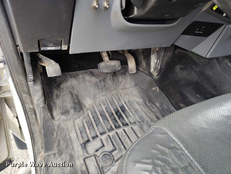 image for item IH9402 2012 Ford F250 Super Duty XLT utility bed pickup truck