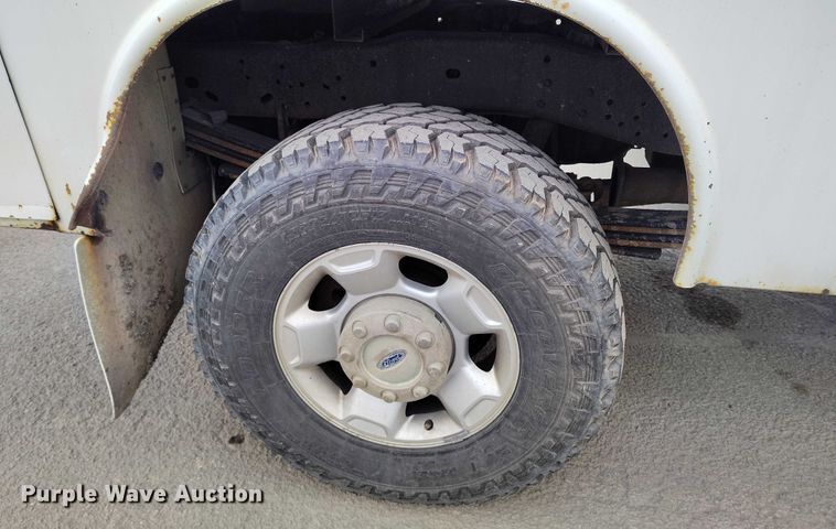 image for item IH9402 2012 Ford F250 Super Duty XLT utility bed pickup truck