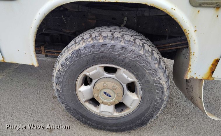 image for item IH9402 2012 Ford F250 Super Duty XLT utility bed pickup truck