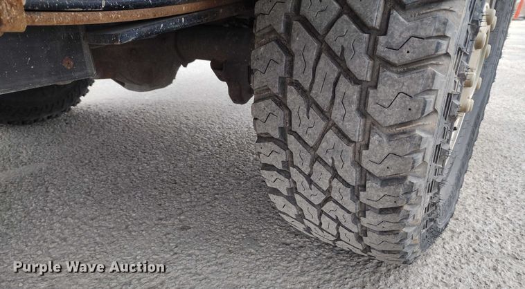 image for item IH9402 2012 Ford F250 Super Duty XLT utility bed pickup truck