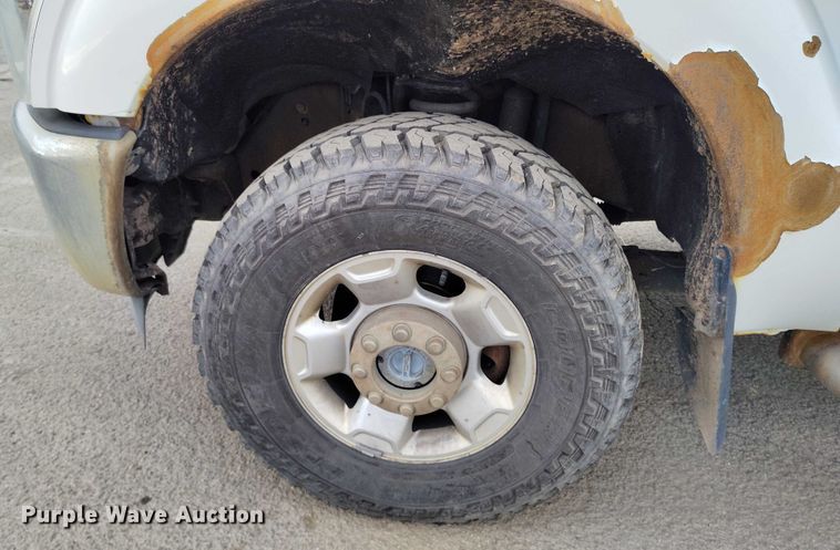 image for item IH9402 2012 Ford F250 Super Duty XLT utility bed pickup truck