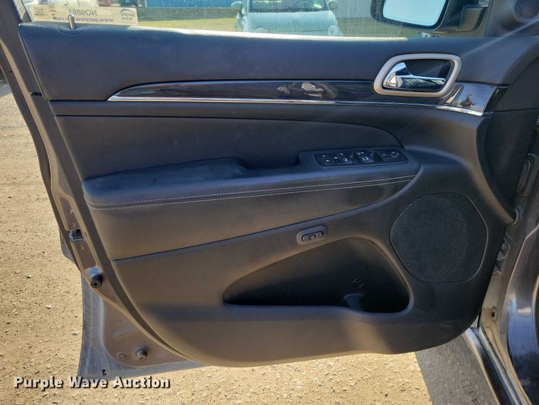 image for item NO9861 2014 Jeep Grand Cherokee Overland SUV