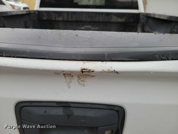 image for item NO9867 2017 Chevrolet Silverado 2500HD Crew Cab pickup truck