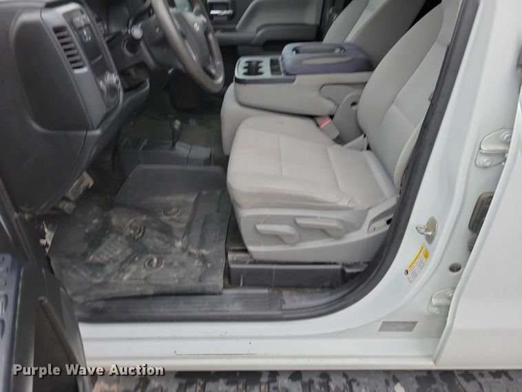 image for item NO9867 2017 Chevrolet Silverado 2500HD Crew Cab pickup truck