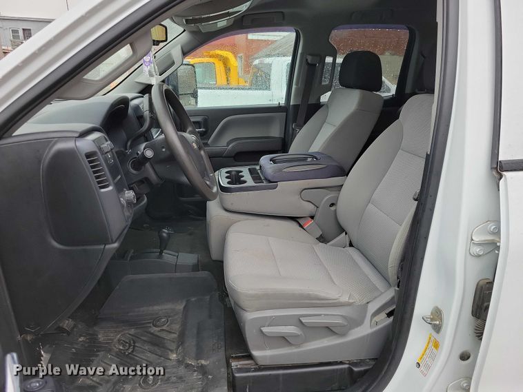 image for item NO9867 2017 Chevrolet Silverado 2500HD Crew Cab pickup truck