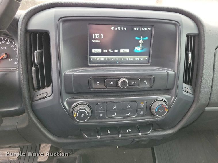 image for item NO9867 2017 Chevrolet Silverado 2500HD Crew Cab pickup truck