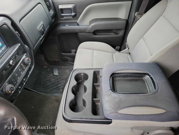 image for item NO9867 2017 Chevrolet Silverado 2500HD Crew Cab pickup truck