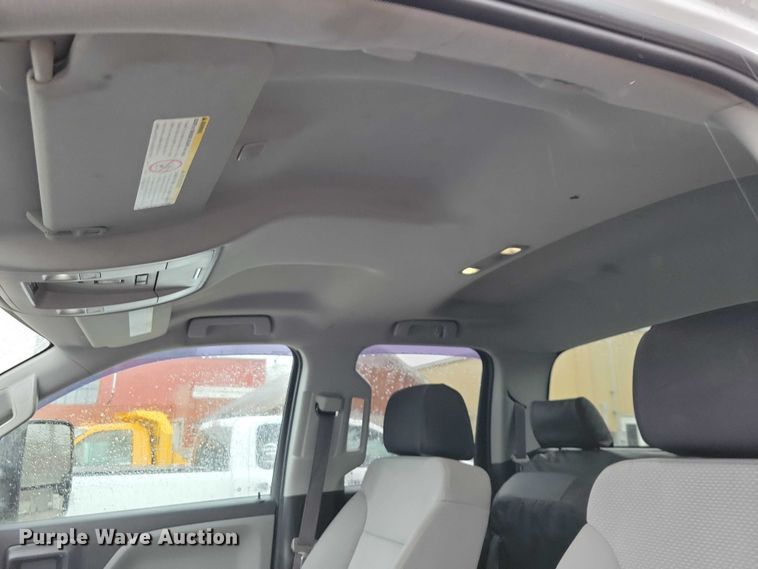 image for item NO9867 2017 Chevrolet Silverado 2500HD Crew Cab pickup truck