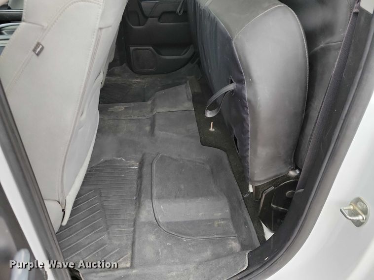 image for item NO9867 2017 Chevrolet Silverado 2500HD Crew Cab pickup truck