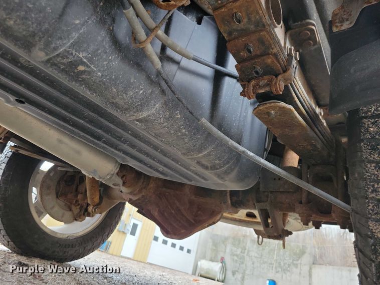 image for item NO9867 2017 Chevrolet Silverado 2500HD Crew Cab pickup truck