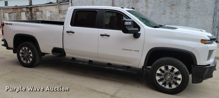 image for item NO9870 2021 Chevrolet Silverado 2500HD Crew Cab pickup truck