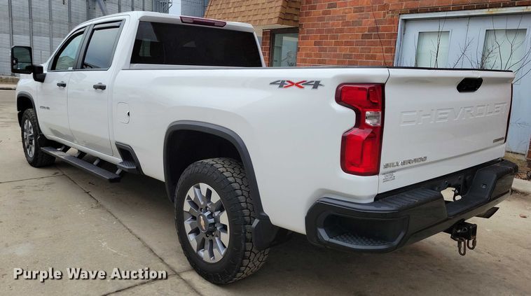 image for item NO9870 2021 Chevrolet Silverado 2500HD Crew Cab pickup truck