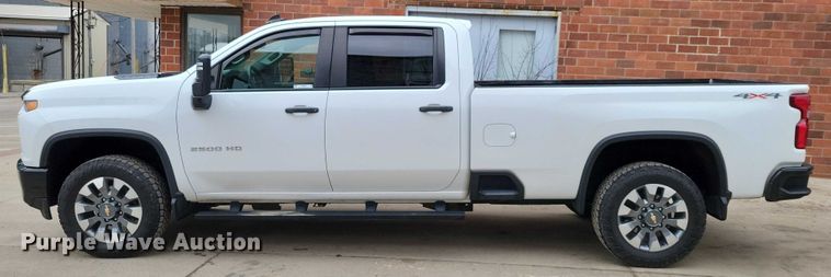 image for item NO9870 2021 Chevrolet Silverado 2500HD Crew Cab pickup truck