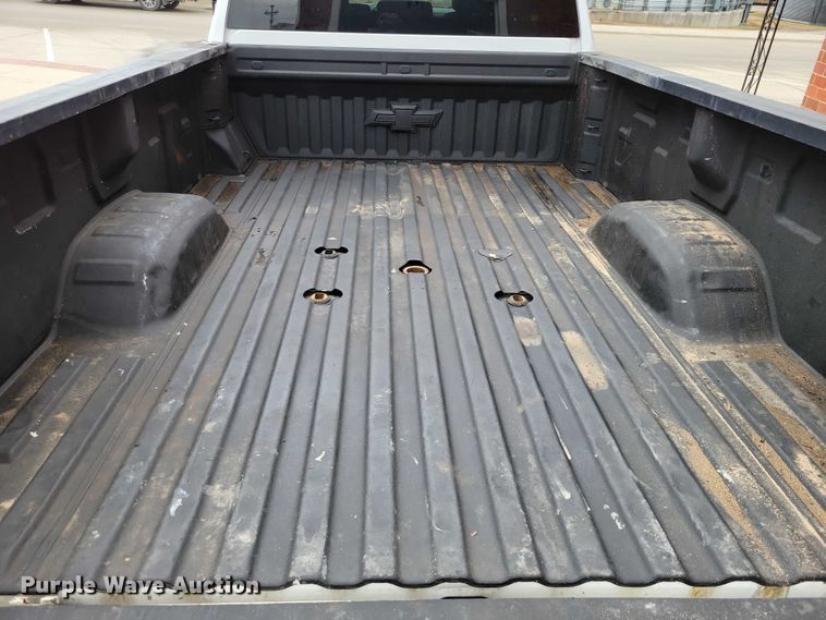 image for item NO9870 2021 Chevrolet Silverado 2500HD Crew Cab pickup truck