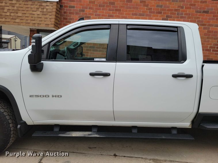 image for item NO9870 2021 Chevrolet Silverado 2500HD Crew Cab pickup truck