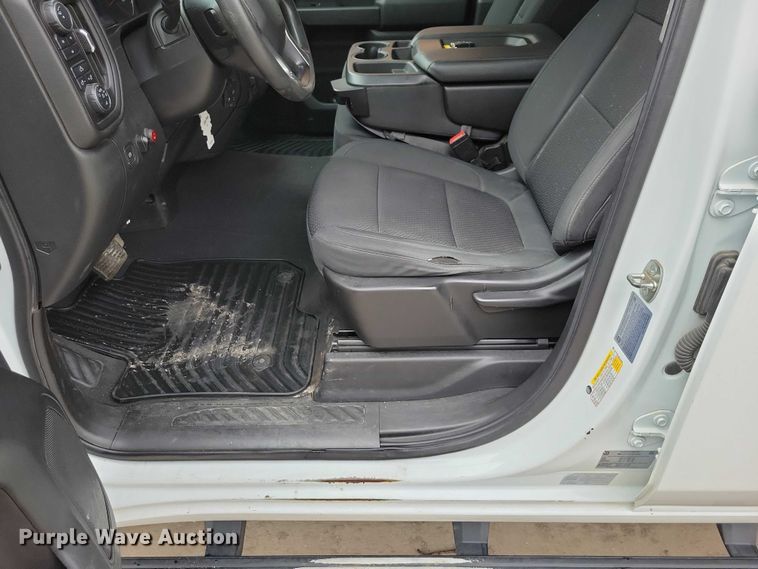 image for item NO9870 2021 Chevrolet Silverado 2500HD Crew Cab pickup truck