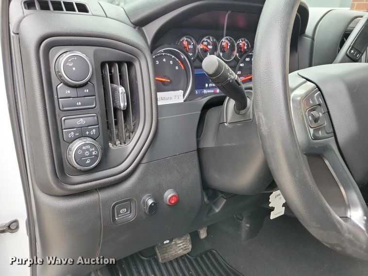 image for item NO9870 2021 Chevrolet Silverado 2500HD Crew Cab pickup truck