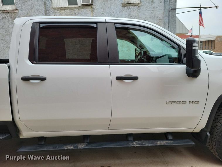 image for item NO9870 2021 Chevrolet Silverado 2500HD Crew Cab pickup truck